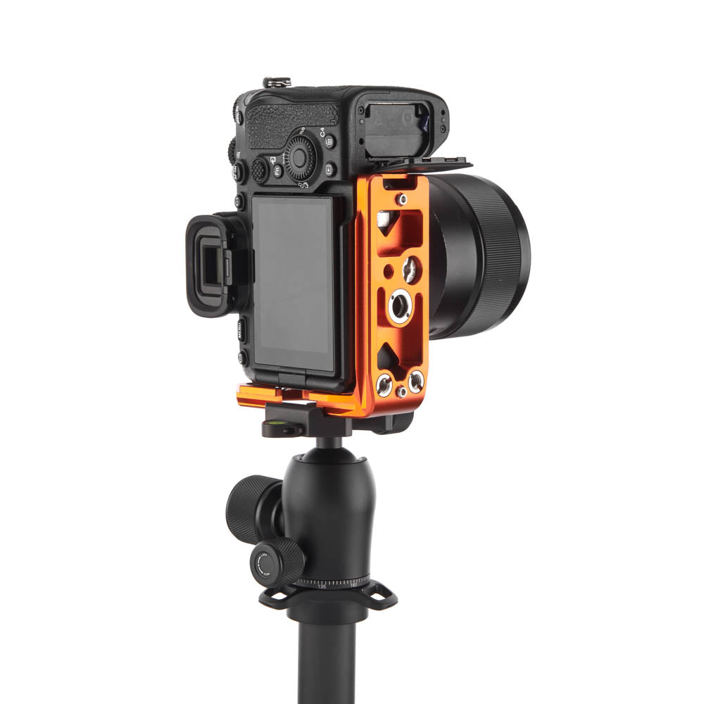 Arnie dedicated QD L-bracket for Sony Alpha Cameras