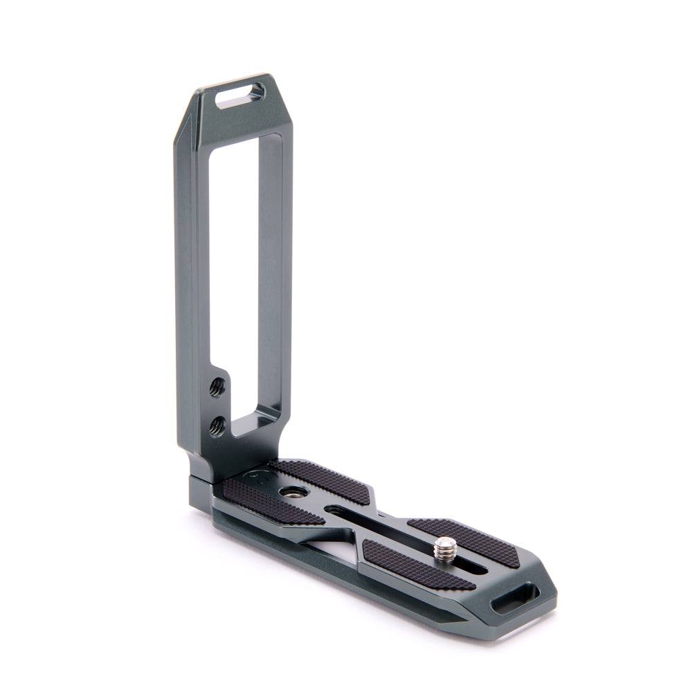 QR11 2.0 Arca Swiss-Compatible Universal L-bracket**EX-DEMO**