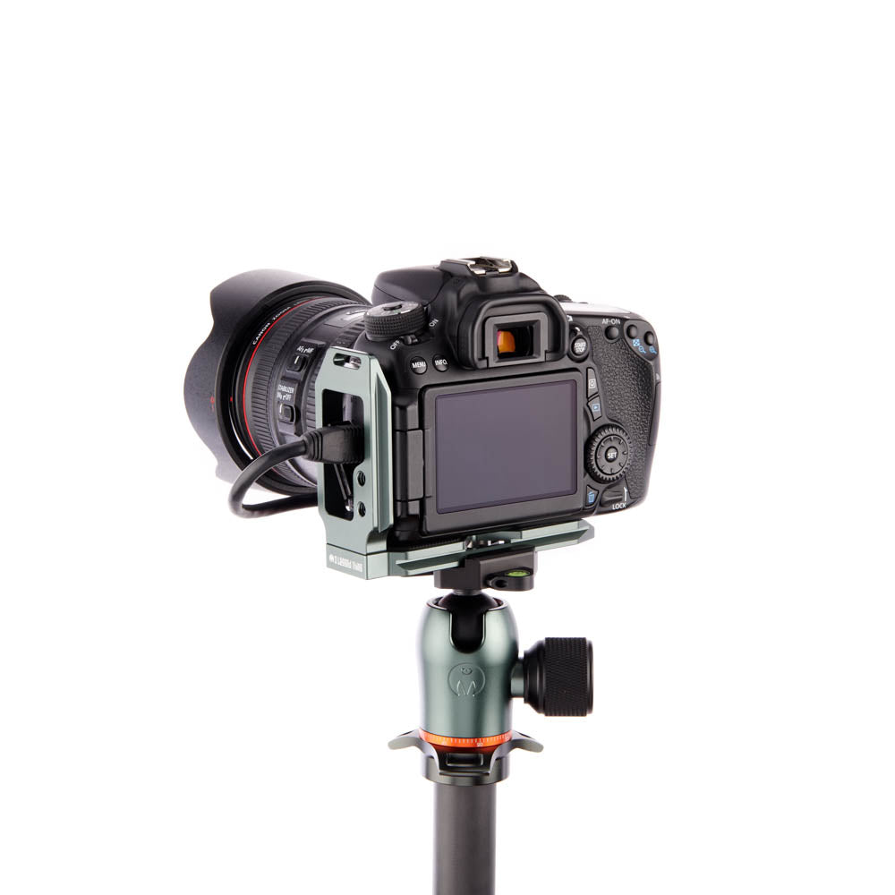 QR11 2.0 Arca Swiss-Compatible Universal L-bracket