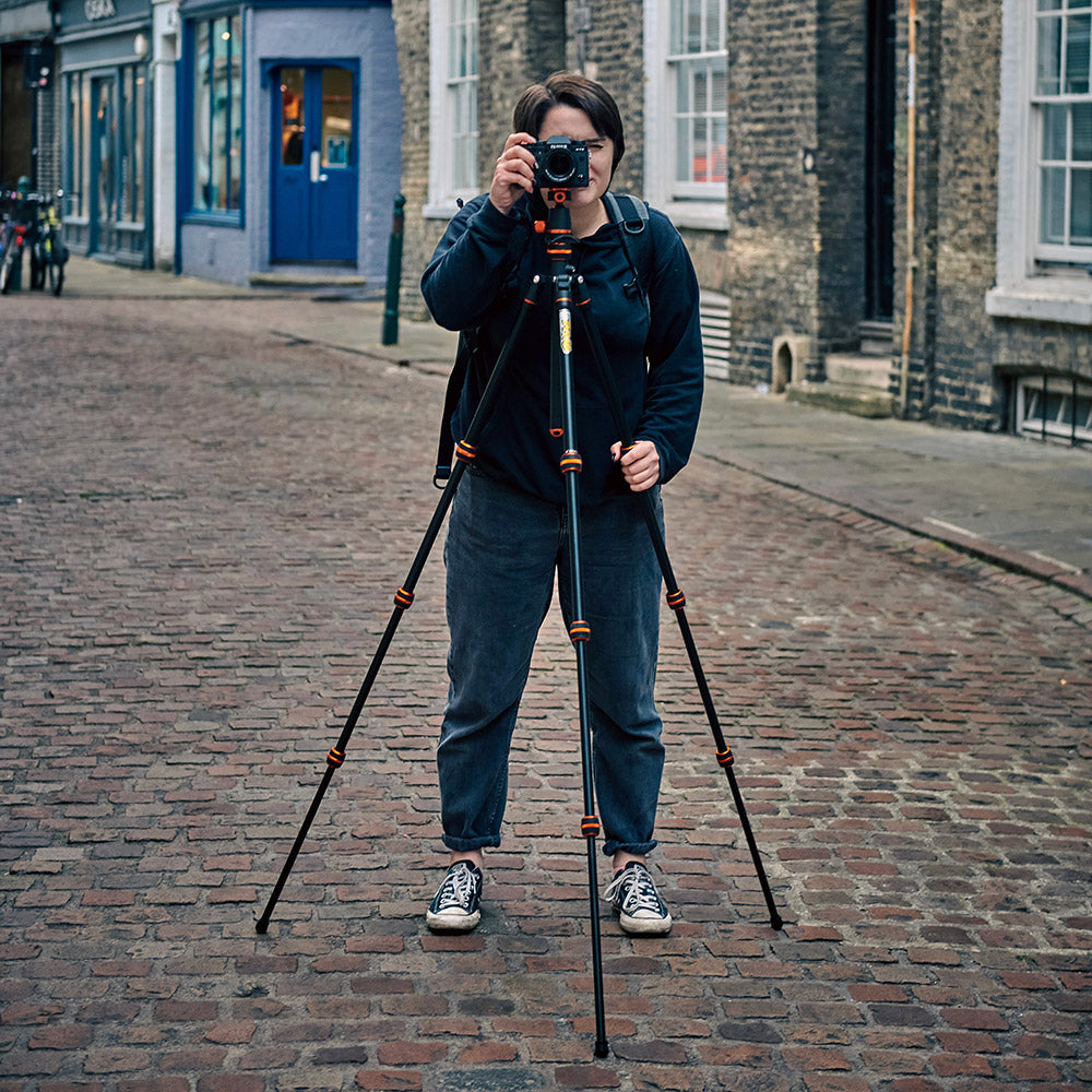 How to use a camera tripod to take better photos