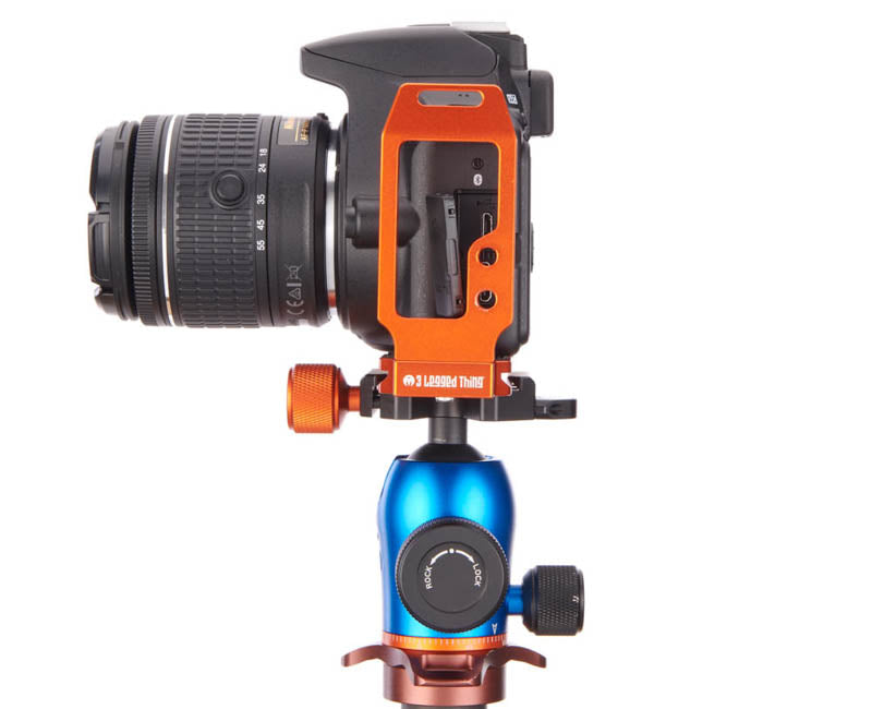 NIKON D3500 on QR11-L 2.0 - Side view