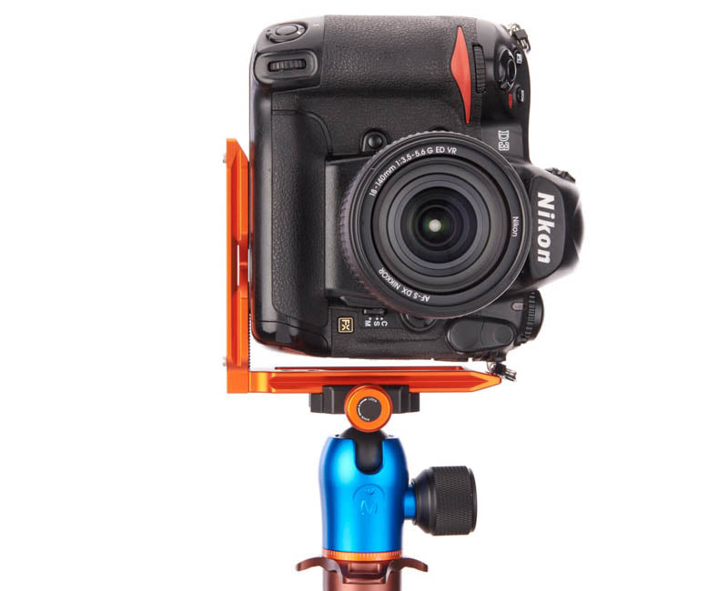 NIKON D3 on QR11-FB 2.0 - Front view protrait orientation