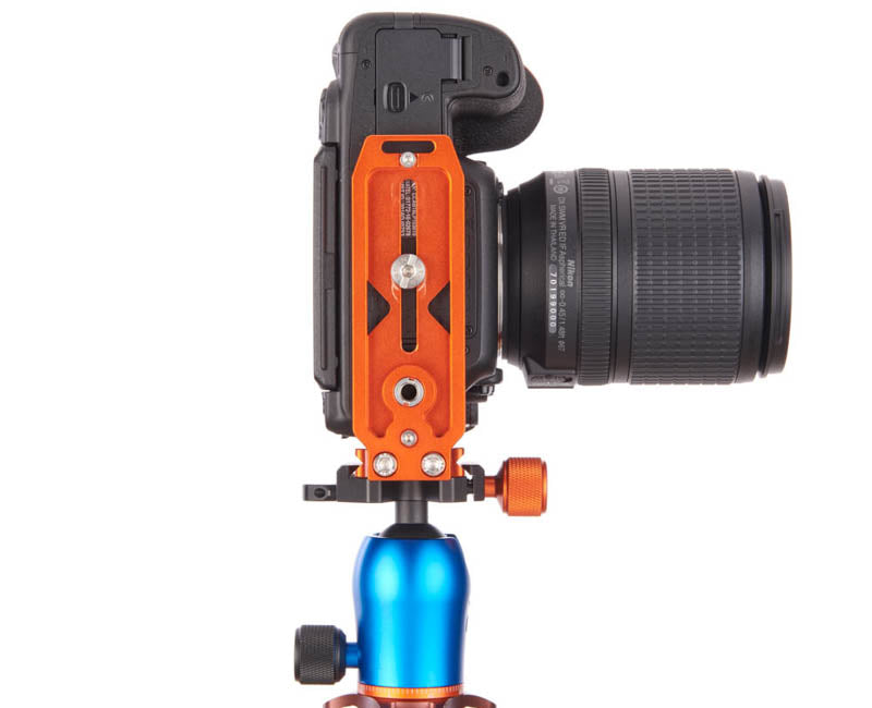 NIKON D500 on QR11-L 2.0 - Underside view