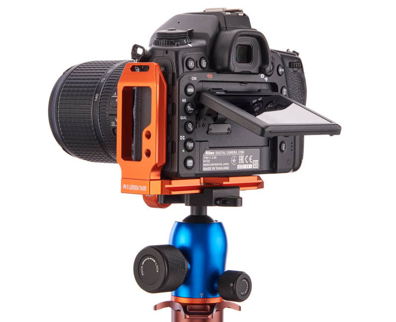 NIKON D780 on QR11-L 2.0 - Side/Rear view