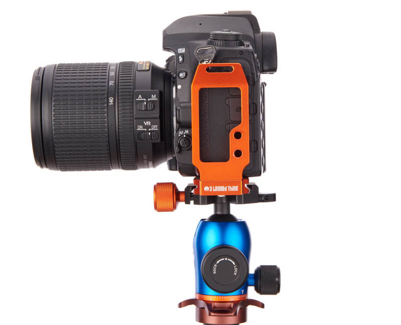 NIKON D780 on QR11-L 2.0 - Side view