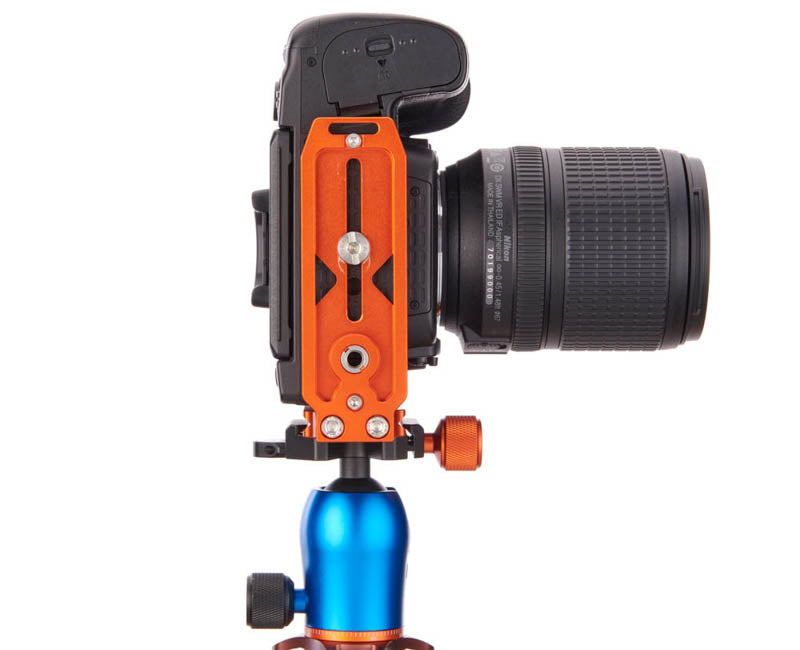 NIKON D780 on QR11-L 2.0 - Underside view