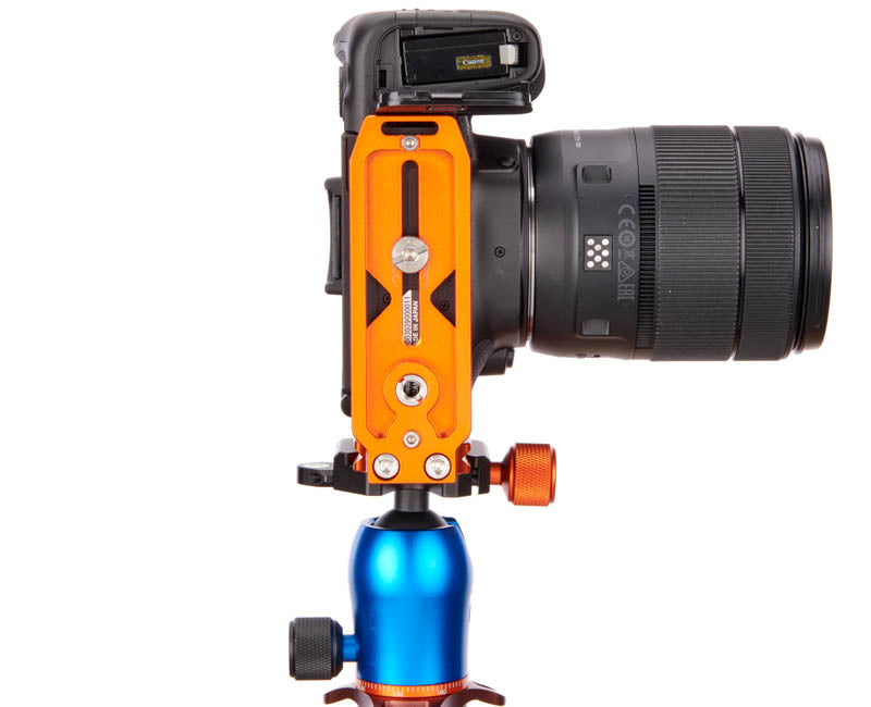 CANON 850D on QR11-L 2.0 - Underside view