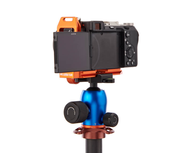 Sony A7C on QR11-L 2.0 - Side/Rear view