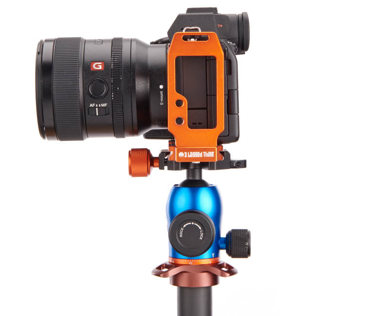 Sony A7S III on QR11L - 2.0 - Side view