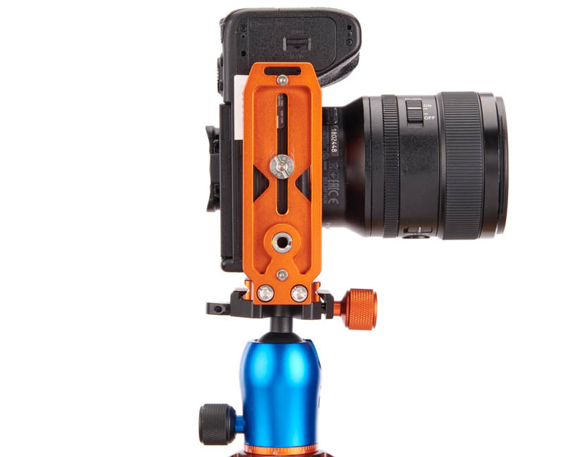 Sony A7S III on QR11L - 2.0 - Underside view