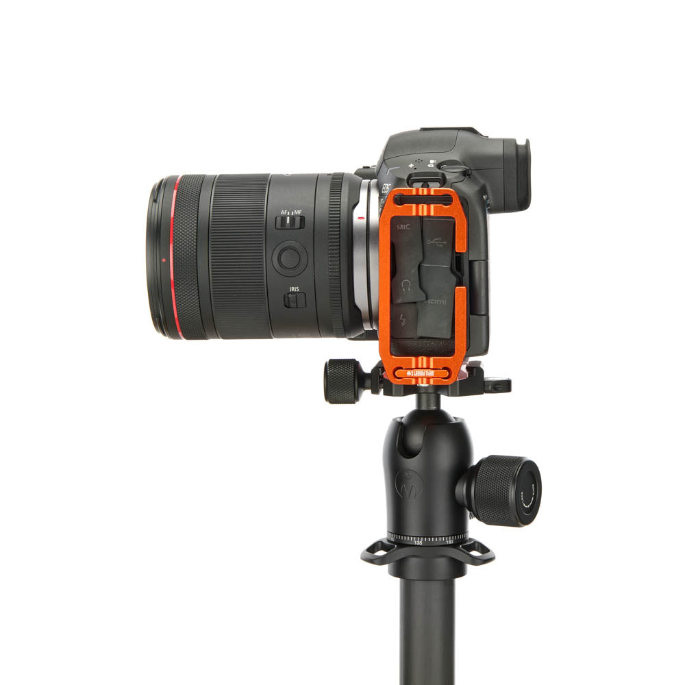 Canon R5 II sur Lexar QD - Vue latérale