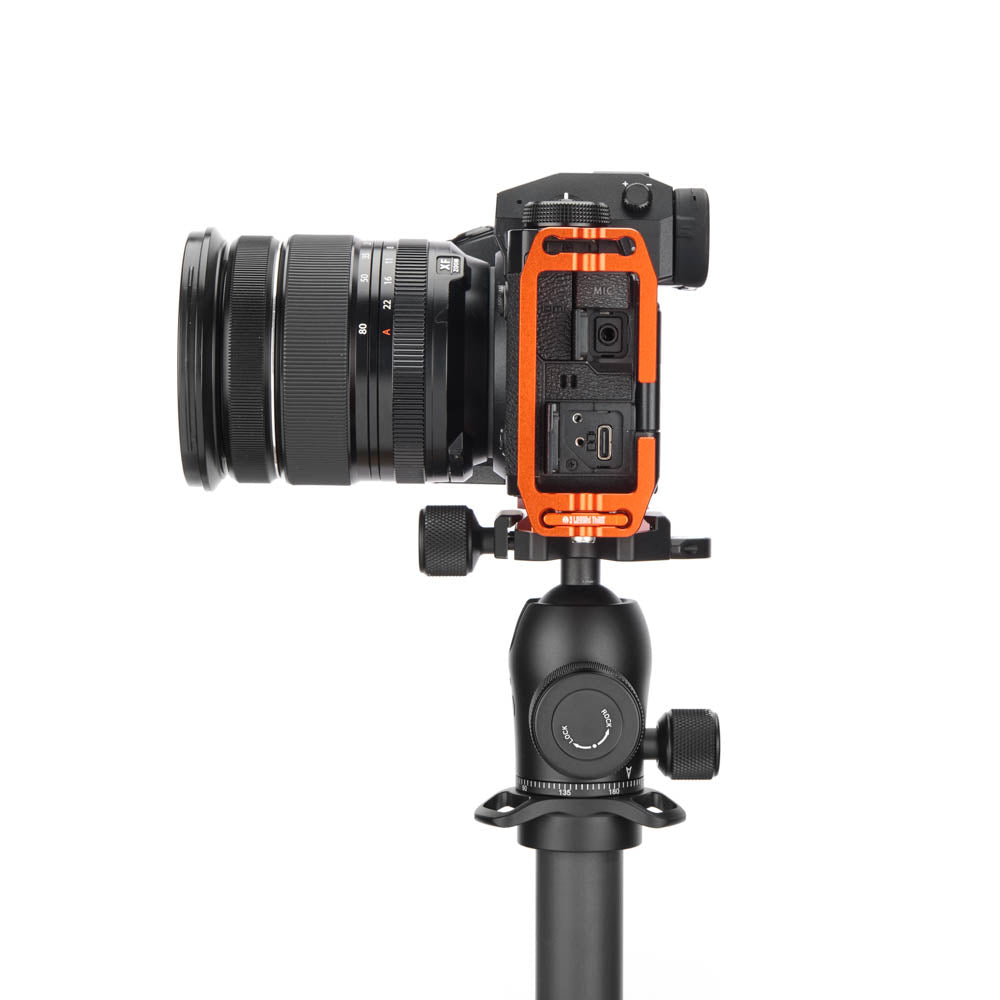Fujifilm X-H2S sur Lexar CFexpress Type B - Vue latérale