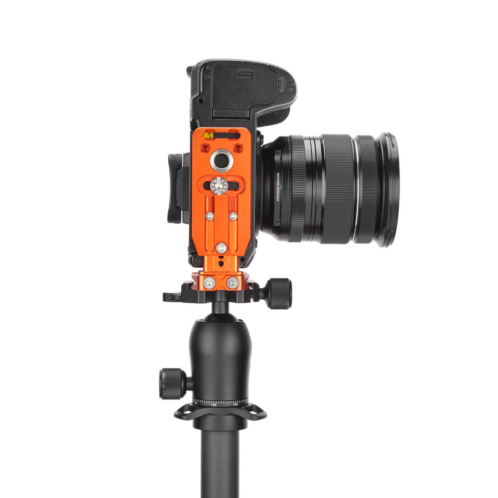 Fujifilm X-H2S sur Lexar CFexpress Type B - Vue de dessous, écran inversé