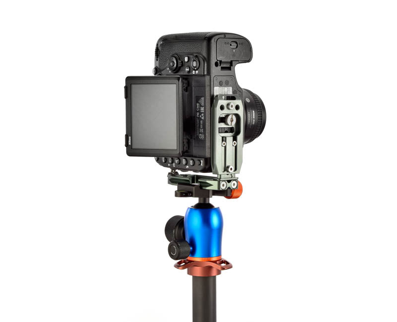 Nikon D850 on Lexie - Underside view,With Screen Out