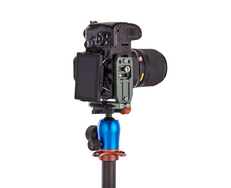 Pentax K-1 II on Lexie - Underside view,Screen Out