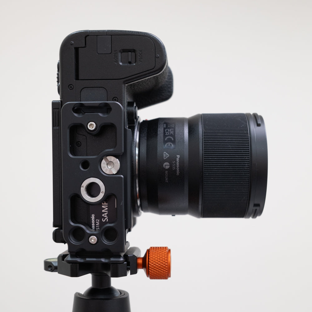 PAIGE QD on Lumix S1 II - Underside in portrait - battery door