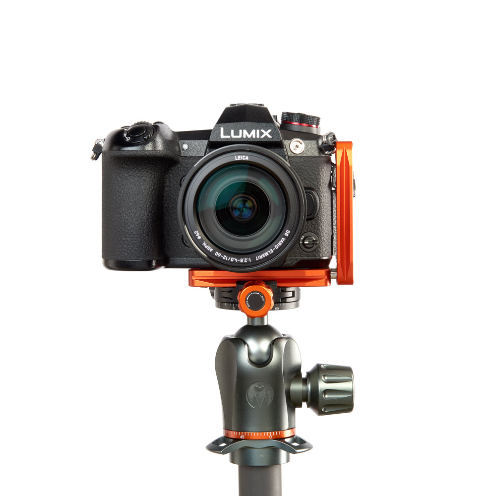 PANASONIC LUMIX G9 on Ellie - Front view