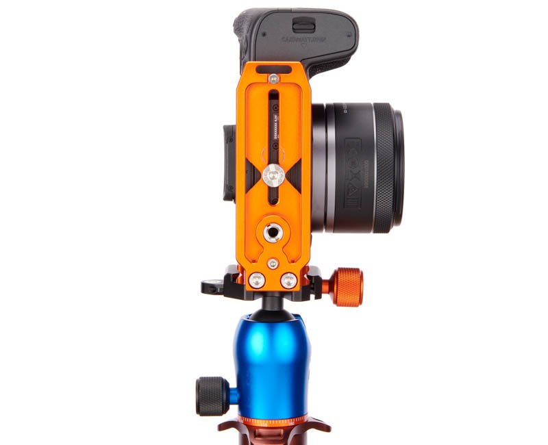 CANON RP on QR11-L 2.0 - Underside view