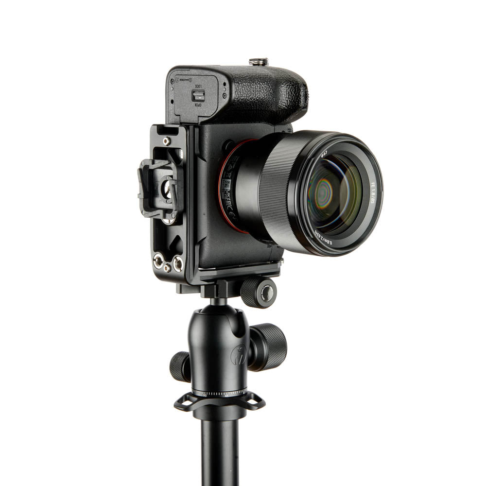 Arnie dedicated QD L-bracket for Sony Alpha Cameras