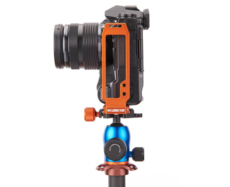 Olympus EM1X on QR11-FB 2.0 - Side view