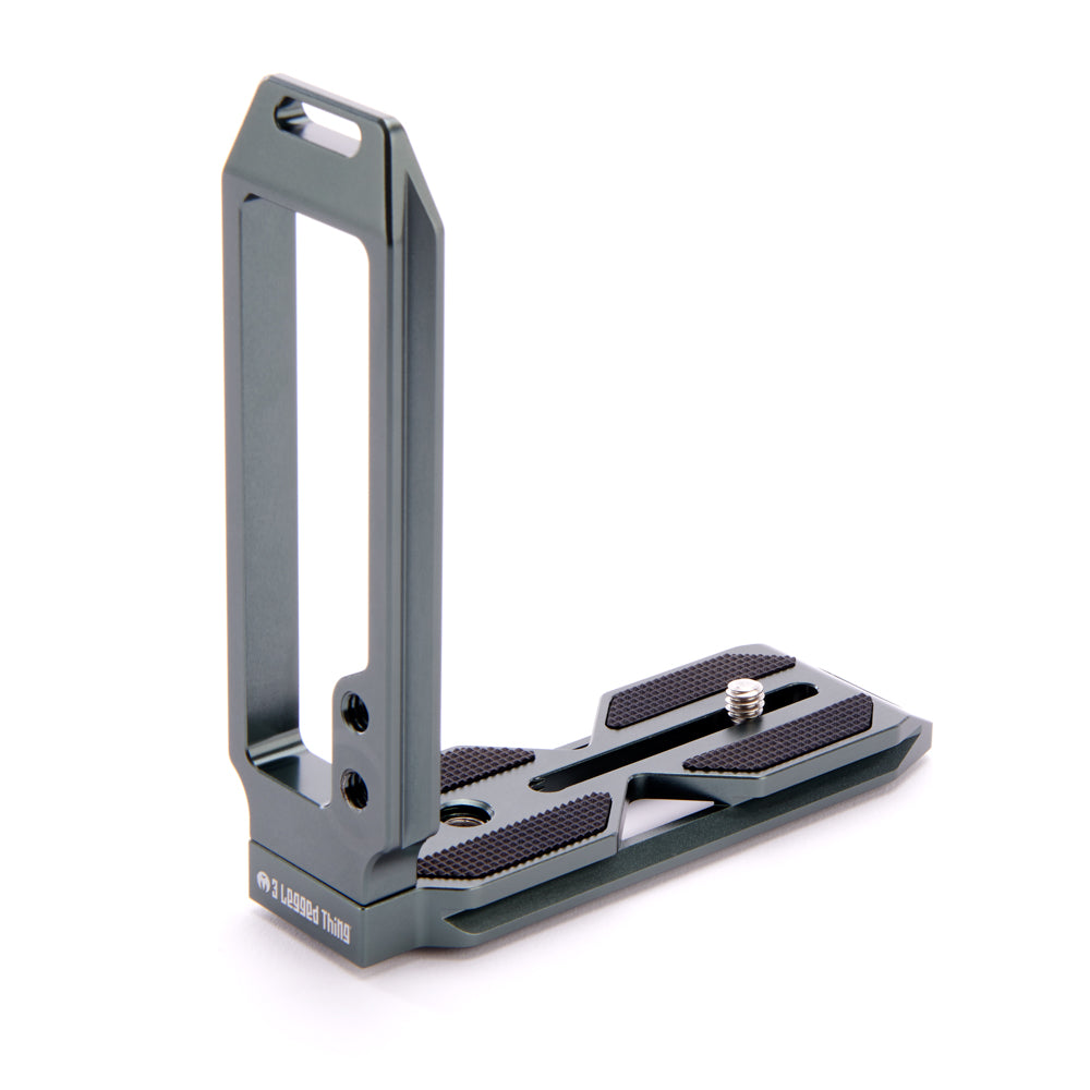 QR11 2.0 Arca Swiss-Compatible Universal L-bracket**EX-DEMO**