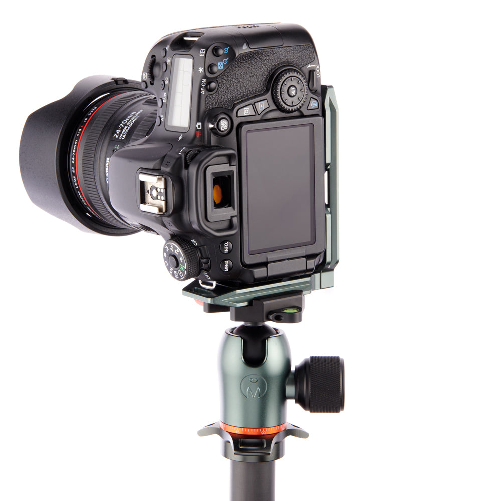 QR11 2.0 Arca Swiss-Compatible Universal L-bracket**EX-DEMO**