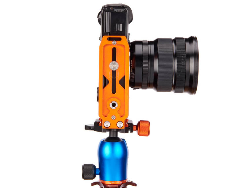 FUJIFILM X-Pro 3 on QR11-L 2.0 - Underside view