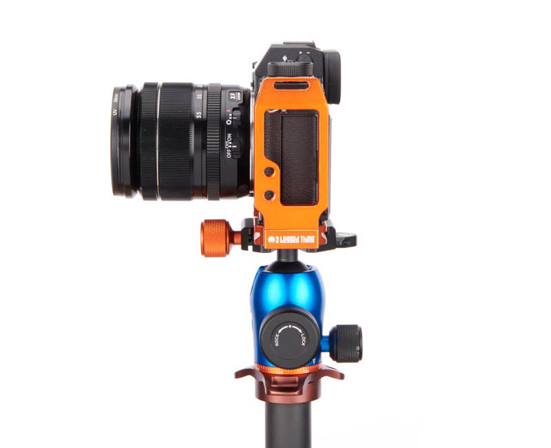 FUJIFILM X-T2 on QR11-L 2.0 - Side view