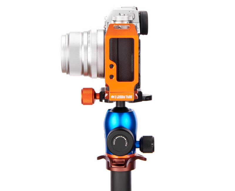 FUJIFILM X-T3 on QR11-L 2.0 - Side view