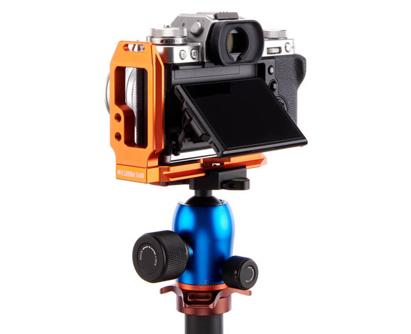 FUJIFILM X-T3 on QR11-L 2.0 - Side/rear view