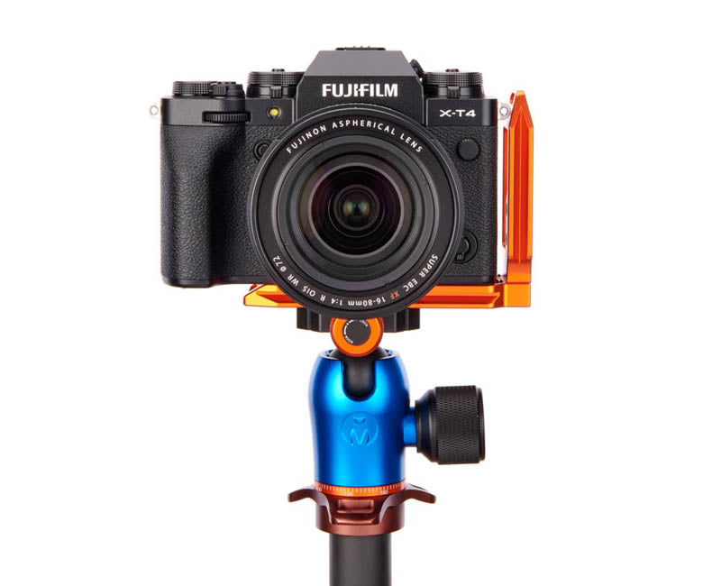 FUJIFILM X-T4 on QR11-L 2.0 - Front view